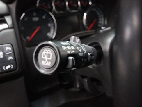 Used 2019 Chevrolet Suburban LT image 22