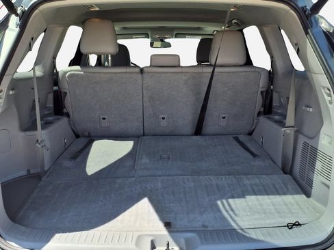 Certified 2016 Toyota Highlander XLE AWD/4WD image 5