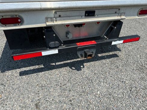 Used 2018 Ford Transit 250 w/ 10' Aluminum Flatbed image 16