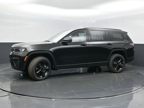 New 2026 Jeep Grand Cherokee L Limited w/ Limited Altitude Package AWD/4WD image 4