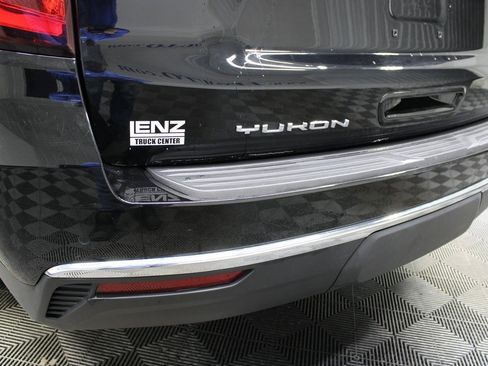 Used 2024 GMC Yukon XL SLT w/ SLT Luxury Package image 45