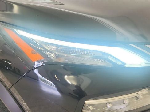 Used 2023 Nissan Rogue SV AWD/4WD image 33