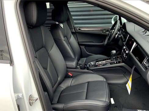 New 2025 Porsche Macan image 25