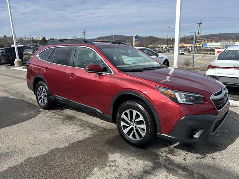 Certified 2022 Subaru Outback Premium image 2