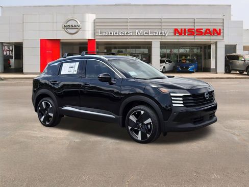 New 2026 Nissan Kicks SR FWD image 1