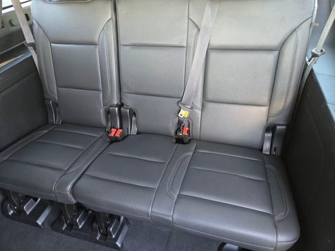 Used 2024 Chevrolet Suburban LT image 12