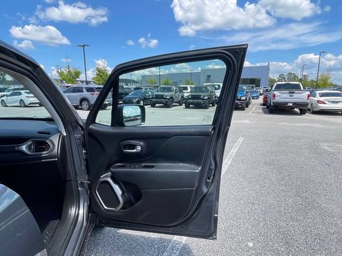 Certified 2022 Jeep Renegade Sport AWD/4WD image 53