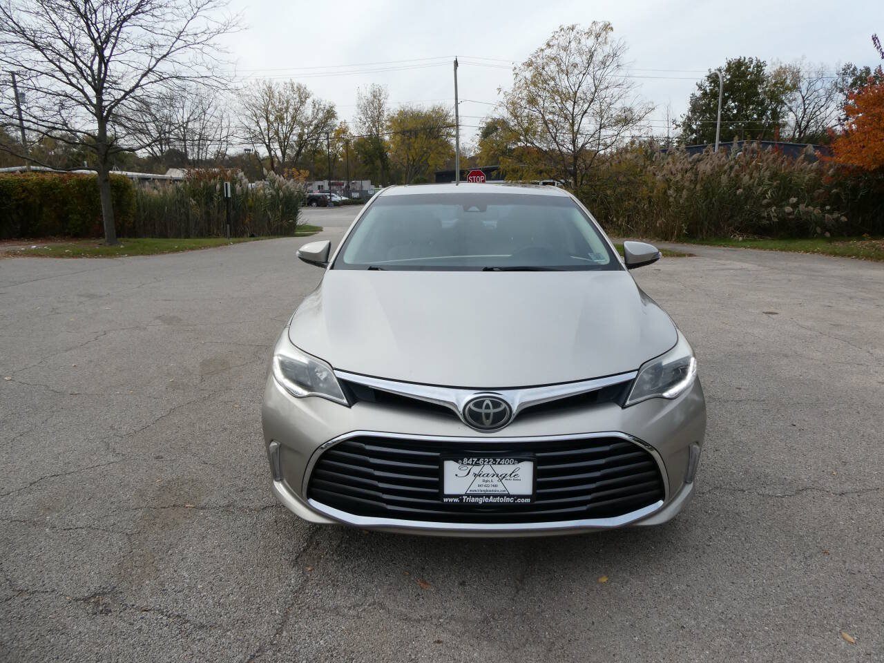 Used 2016 Toyota Avalon Limited w/ Toyota Safety Sense Package FWD image 2