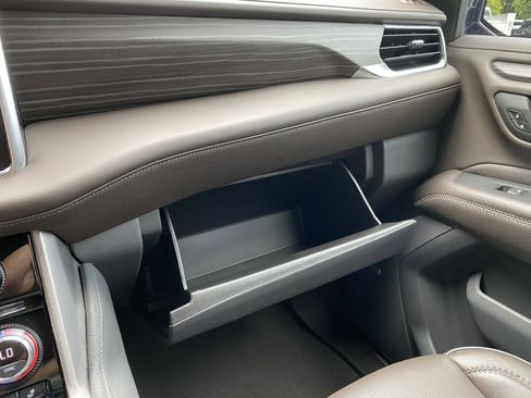 Used 2023 GMC Yukon Denali RWD image 32