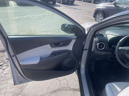 Certified 2023 Hyundai Kona SEL AWD/4WD image 9