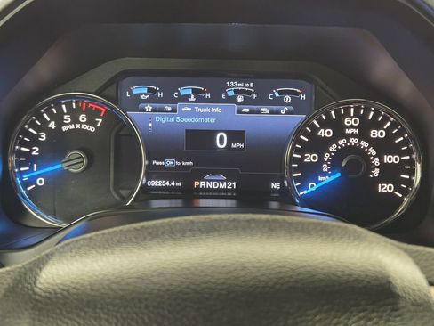 Used 2016 Ford F150 Platinum w/ Equipment Group 701A Luxury AWD/4WD image 16