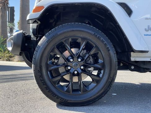 Used 2024 Jeep Wrangler Unlimited Sahara image 12