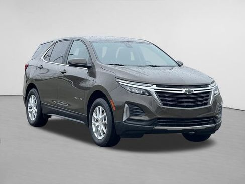 Used 2024 Chevrolet Equinox LT w/ LPO, Floor Liner Package AWD/4WD image 1