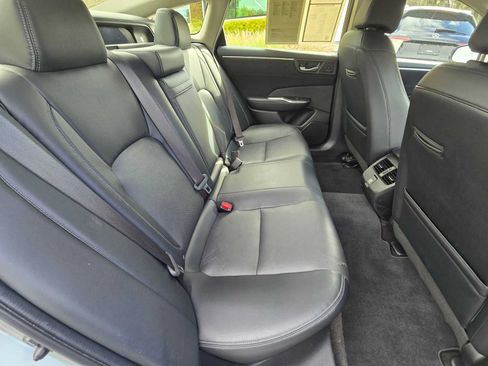 Used 2021 Honda Clarity Touring image 12