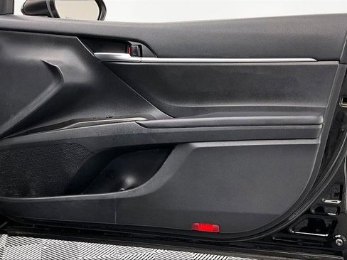 Used 2021 Toyota Camry SE image 24