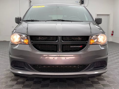 Used 2016 Dodge Grand Caravan SE FWD image 11