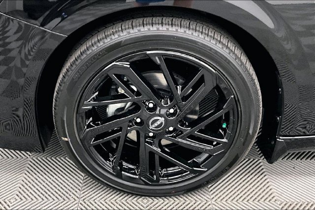 New 2027 Nissan Sentra SR w/ SR Premium Package FWD image 12