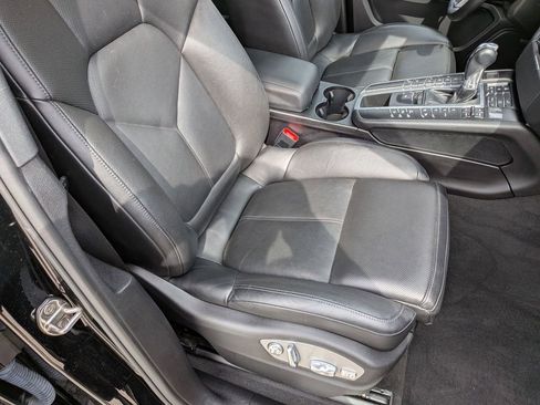 Used 2018 Porsche Macan S image 31