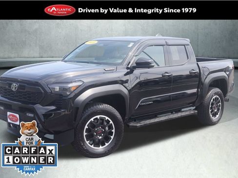 Used 2025 Toyota Tacoma TRD Off-Road w/ TRD Off Road Premium Package AWD/4WD image 1
