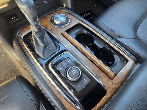 Used 2021 Nissan Armada SL w/ Captain's Chairs Package AWD/4WD image 21