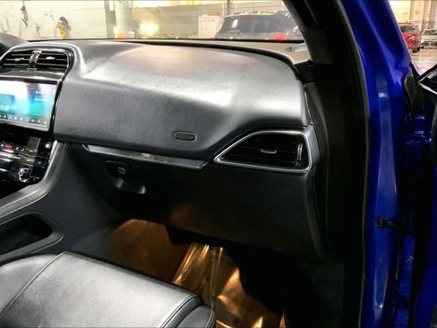 Used 2020 Jaguar F-PACE Premium image 19