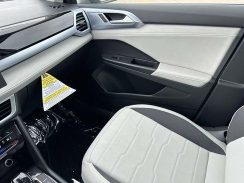 New 2026 Volkswagen Taos SE AWD/4WD image 24