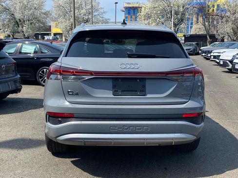 Used 2023 Audi Q4 e-tron Premium Plus w/ Premium Plus image 4