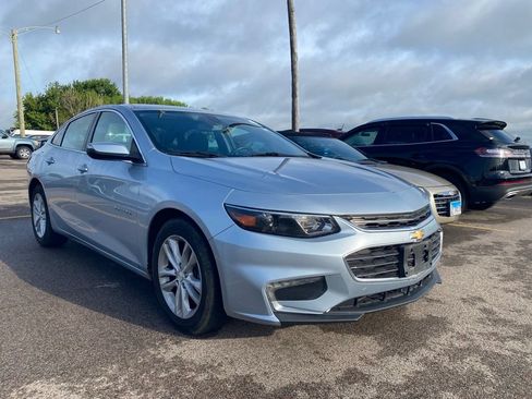 Used 2018 Chevrolet Malibu LT FWD image 3