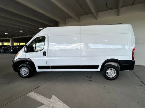 Used 2025 RAM ProMaster 2500 w/ Convenience Group FWD image 2