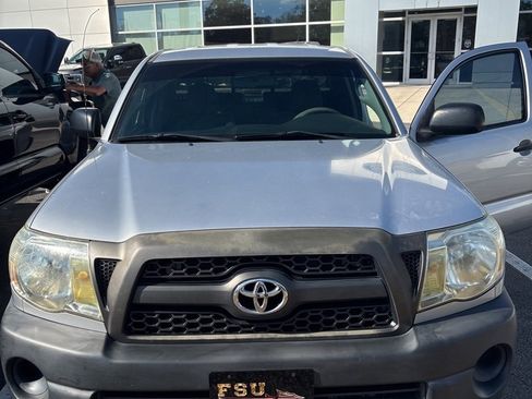 Used 2011 Toyota Tacoma 2WD Access Cab w/ Convenience Pkg image 1