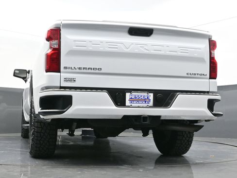 Used 2022 Chevrolet Silverado 1500 Custom image 40