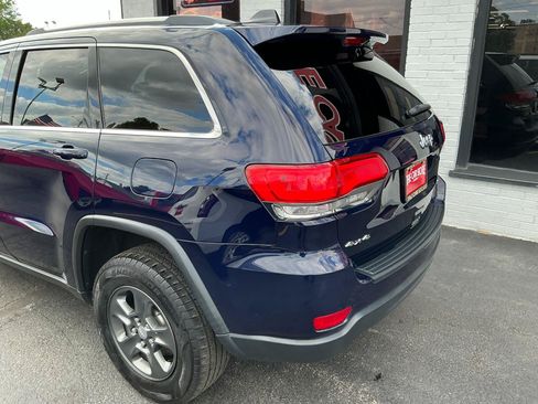 Used 2015 Jeep Grand Cherokee Laredo w/ Quick Order Package 23E AWD/4WD image 25