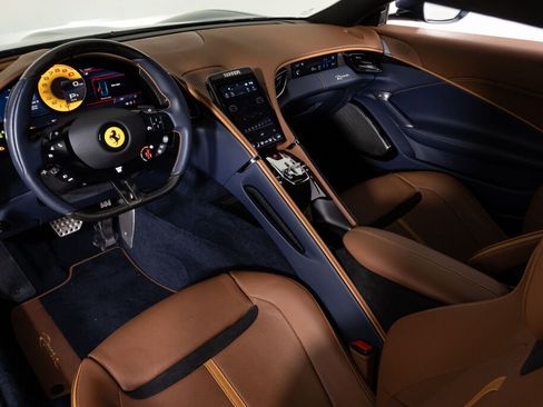 Used 2024 Ferrari Roma RWD image 12