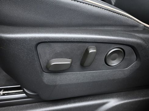 Used 2024 Chevrolet Tahoe Premier w/ Premium Package image 12