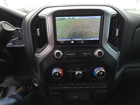 Used 2019 GMC Sierra 1500 SLT w/ X31 Off-Road Package AWD/4WD image 12