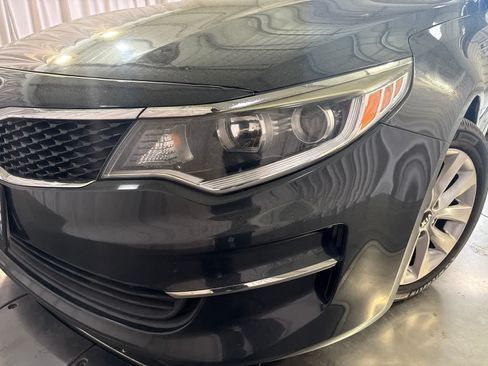 Used 2016 Kia Optima LX w/ Option Group 014 FWD image 9