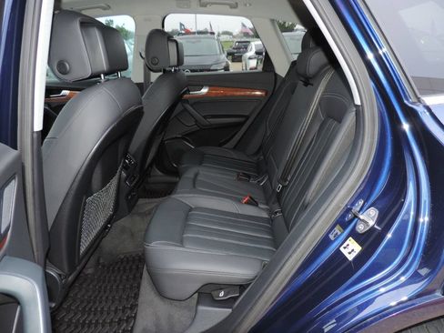 Used 2022 Audi Q5 2.0T Premium w/ Convenience Package AWD/4WD image 23