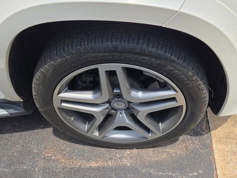 Used 2017 Mercedes-Benz GLS 550 4MATIC image 5