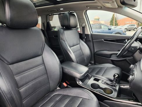 Used 2016 Kia Sorento SX image 20