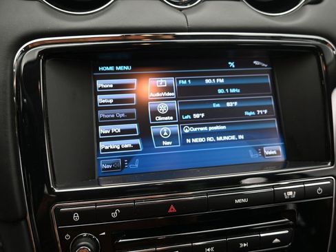 Used 2011 Jaguar XJ L image 23