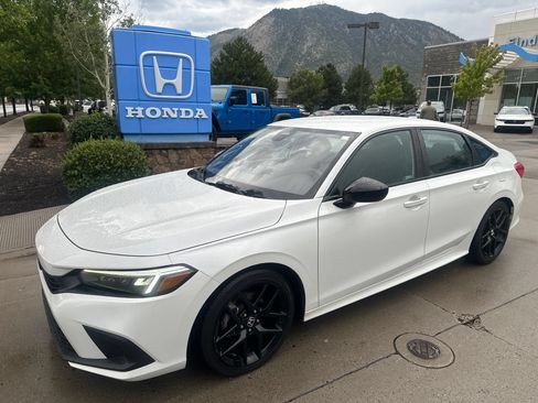 Used 2023 Honda Civic Sport image 1