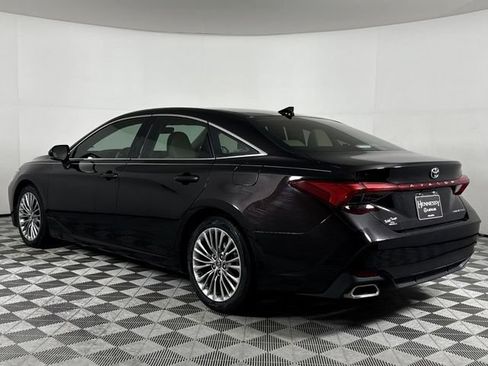 Used 2019 Toyota Avalon Limited FWD image 6