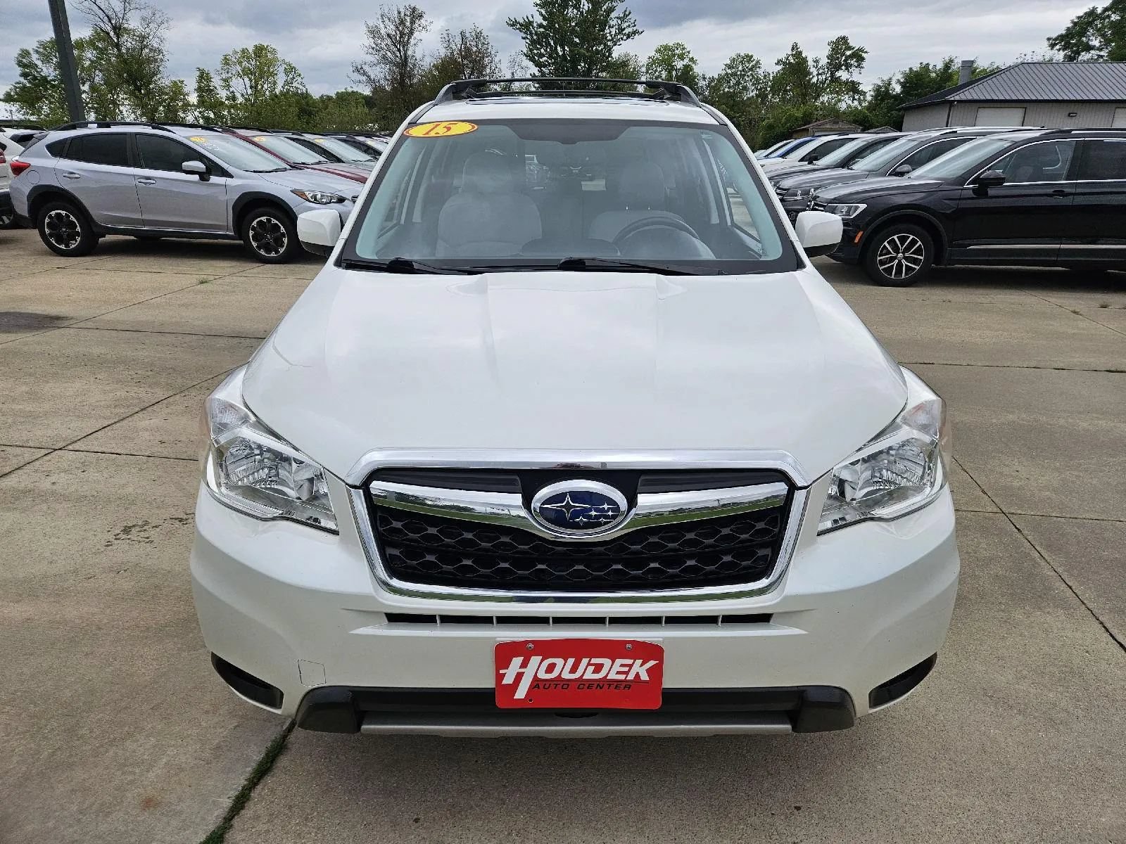 Used 2015 Subaru Forester 2.5i Premium w/ All-Weather Package AWD/4WD image 2