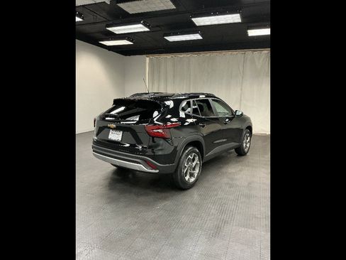 New 2026 Chevrolet Trax LT image 5