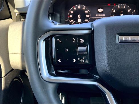 Used 2024 Land Rover Discovery Sport S image 22