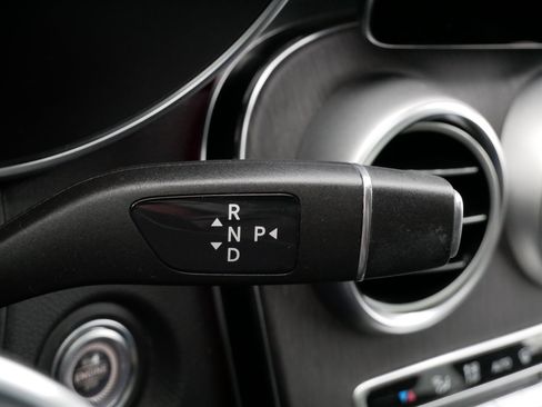 Used 2021 Mercedes-Benz GLC 300 4MATIC image 30