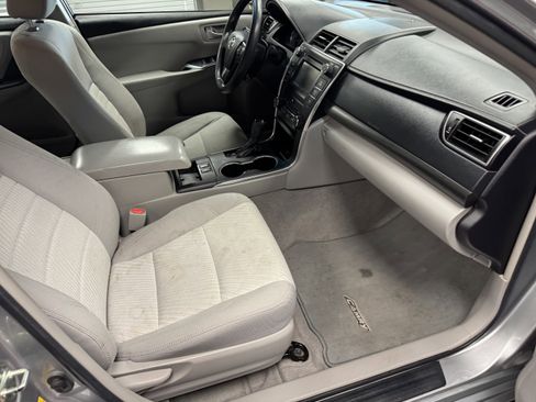Used 2016 Toyota Camry LE image 13