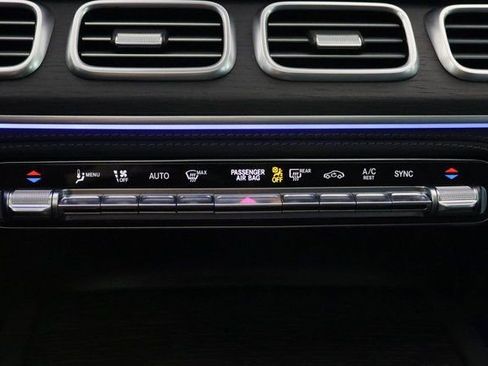 Used 2024 Mercedes-Benz GLS 580 4MATIC image 34