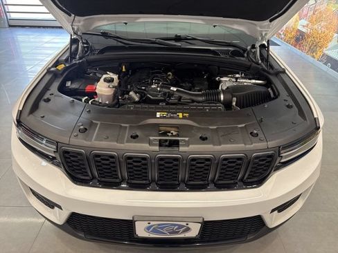 Used 2023 Jeep Grand Cherokee Altitude AWD/4WD image 57