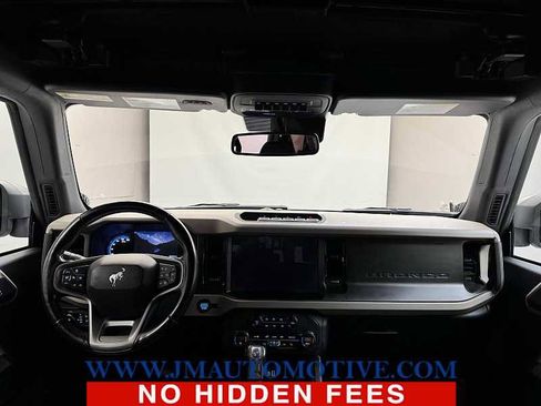 Used 2023 Ford Bronco Wildtrak image 11